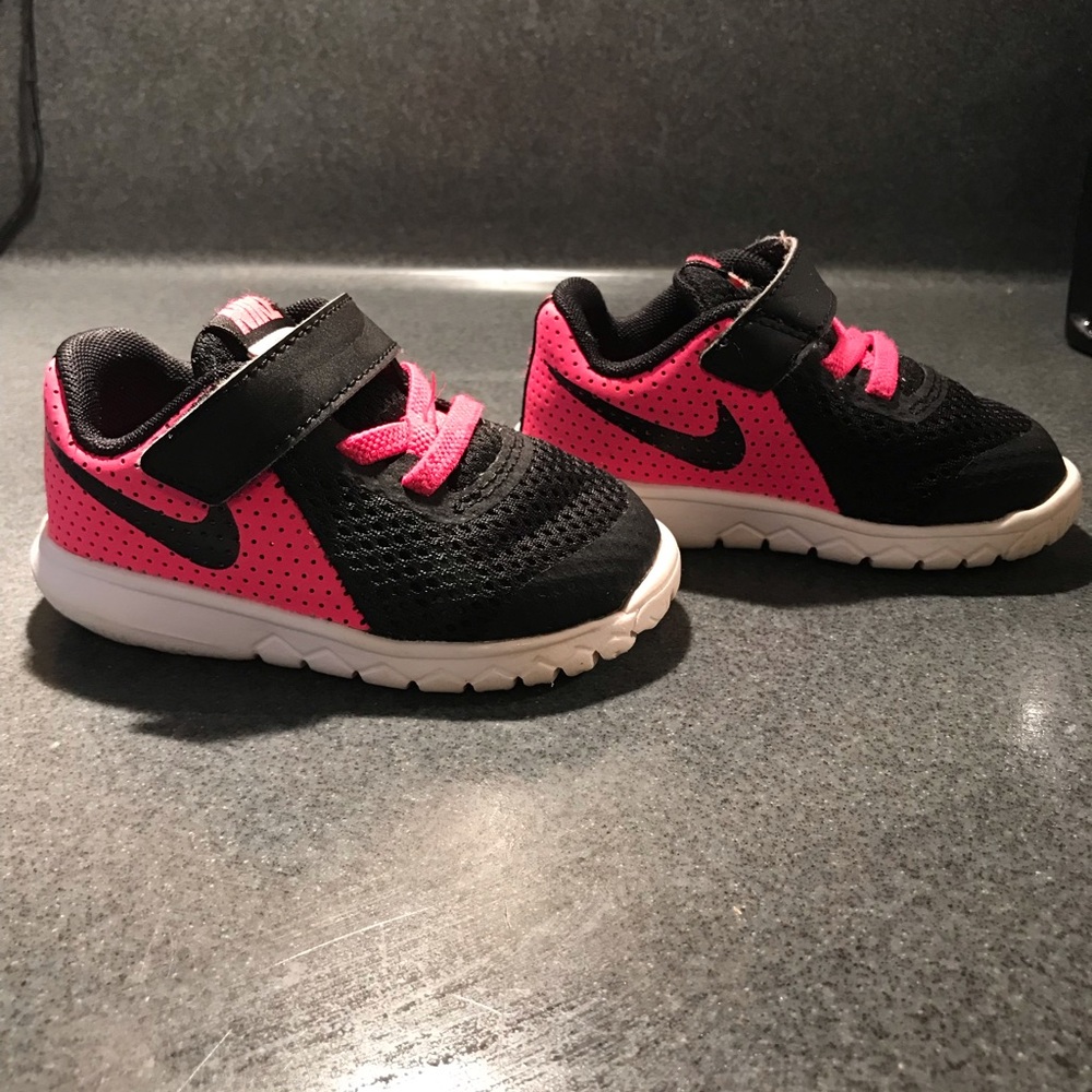 Nike Flex Experience Sneaker Pink and Black 5c